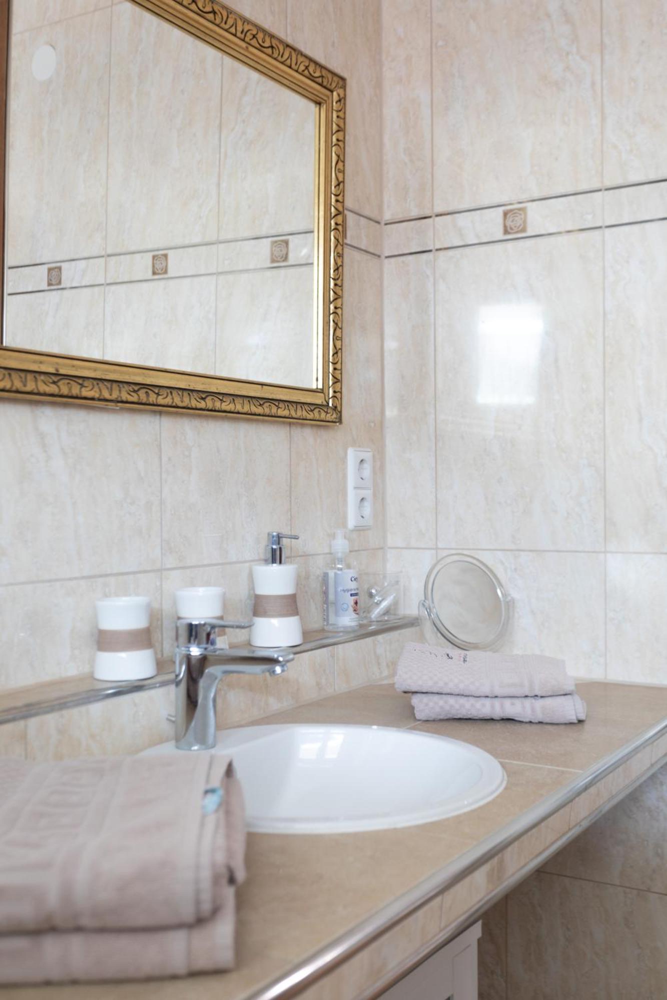 Storchennest - Schoenes, Ruhiges Apartment Mit Sonnenterrasse Тетнанг Екстериор снимка
