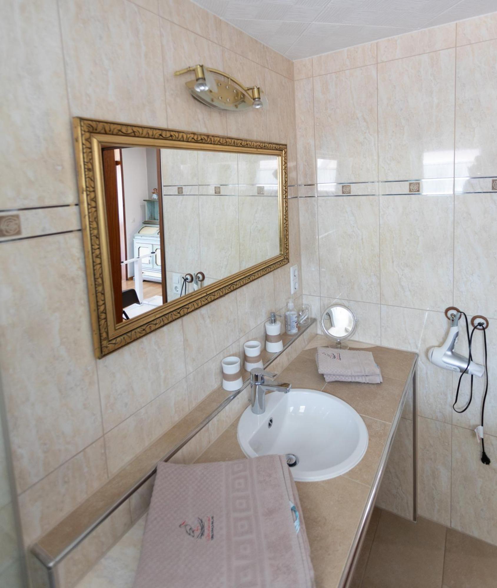 Storchennest - Schoenes, Ruhiges Apartment Mit Sonnenterrasse Тетнанг Екстериор снимка
